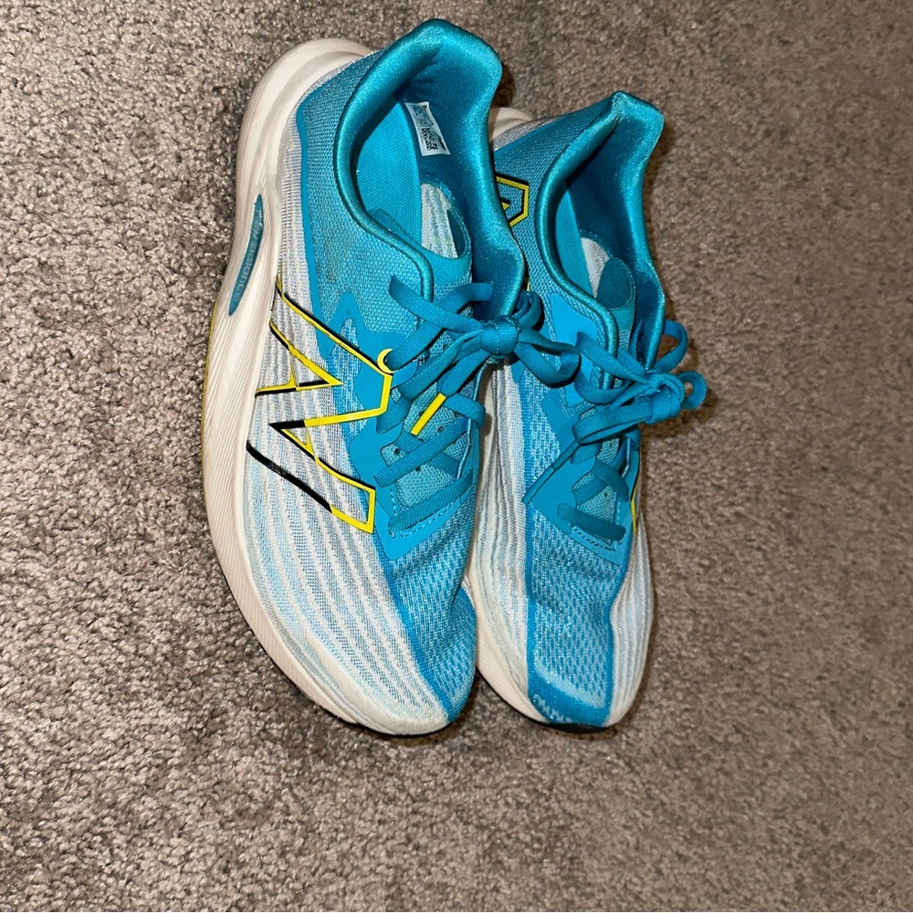 new balance tennis shoes, women’s 9.5.